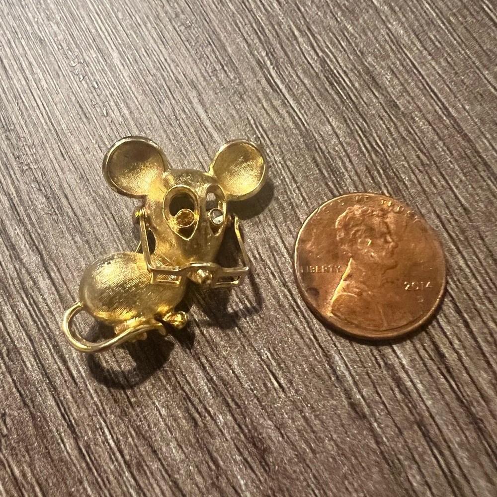 70s Vintage Avon Jewelry-Mouse Pin Brooch Gold tone